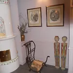 Wuenderschoener Hausteil Mit Garten By Interhome Semesterbostad *