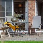 Wuenderschoener Hausteil Mit Garten By Interhome * Archsum