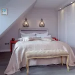 Wuenderschoener Hausteil Mit Garten By Interhome * Archsum